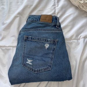 American Eagle Outfitters Mom Jeans